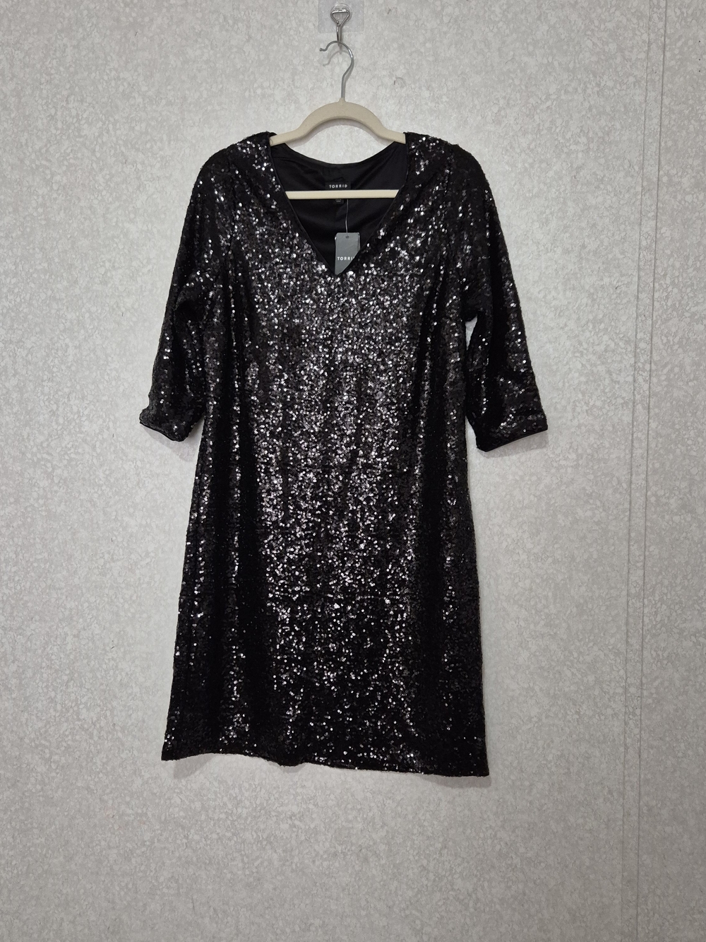 NWT torrid Black Sequin V-Neck Midi Dress-Size:00